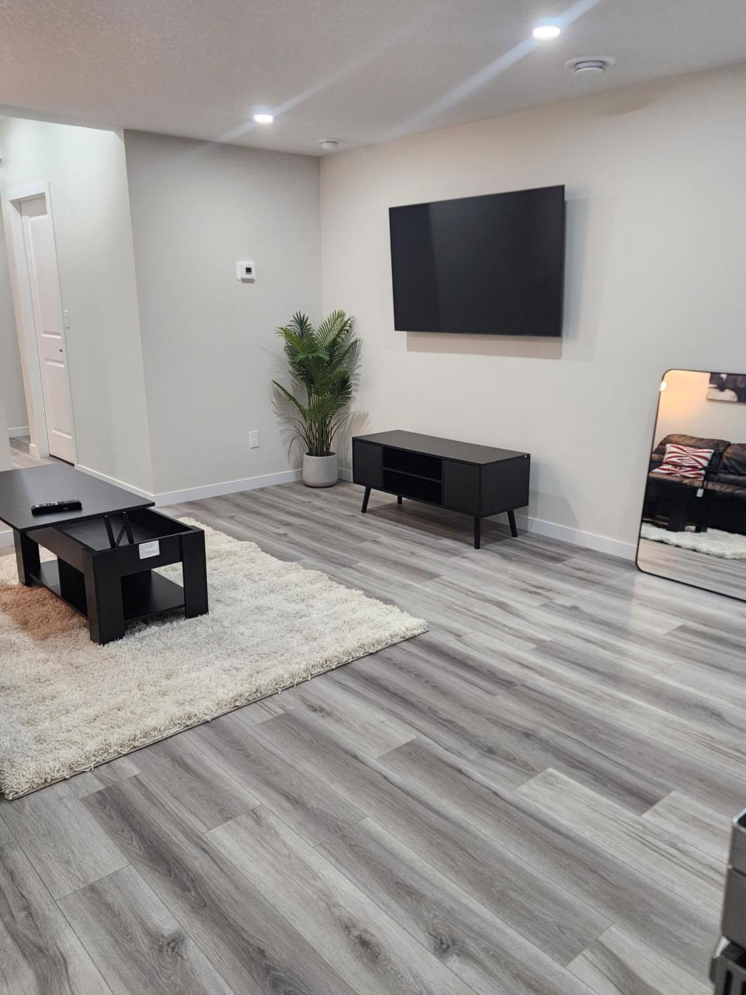 Trendy 2-bed Oasis Awaits! Appartement